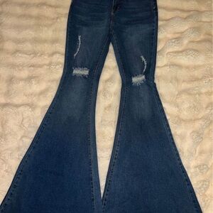 Chic Flare Denim Jeans in Deep Blue